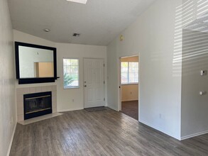 2600 Brookside Dr in Bakersfield, CA - Building Photo - Building Photo