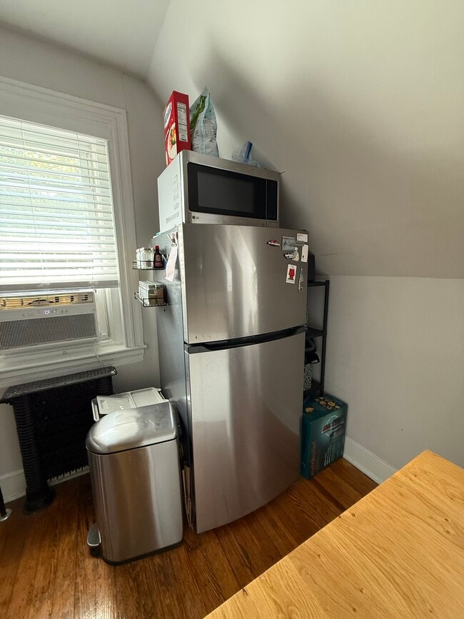 319 Green Ln, Unit #3 in Philadelphia, PA - Foto de edificio - Building Photo