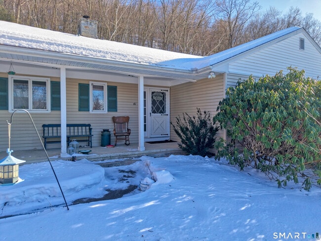 41 Trout Brook Dr in Naugatuck, CT - Building Photo - Building Photo