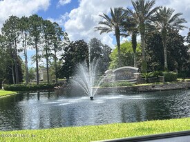 7990 Baymeadows Cir E in Jacksonville, FL - Building Photo