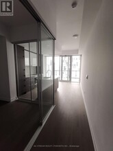 488-2488 University Ave in Toronto, ON - Building Photo - Building Photo
