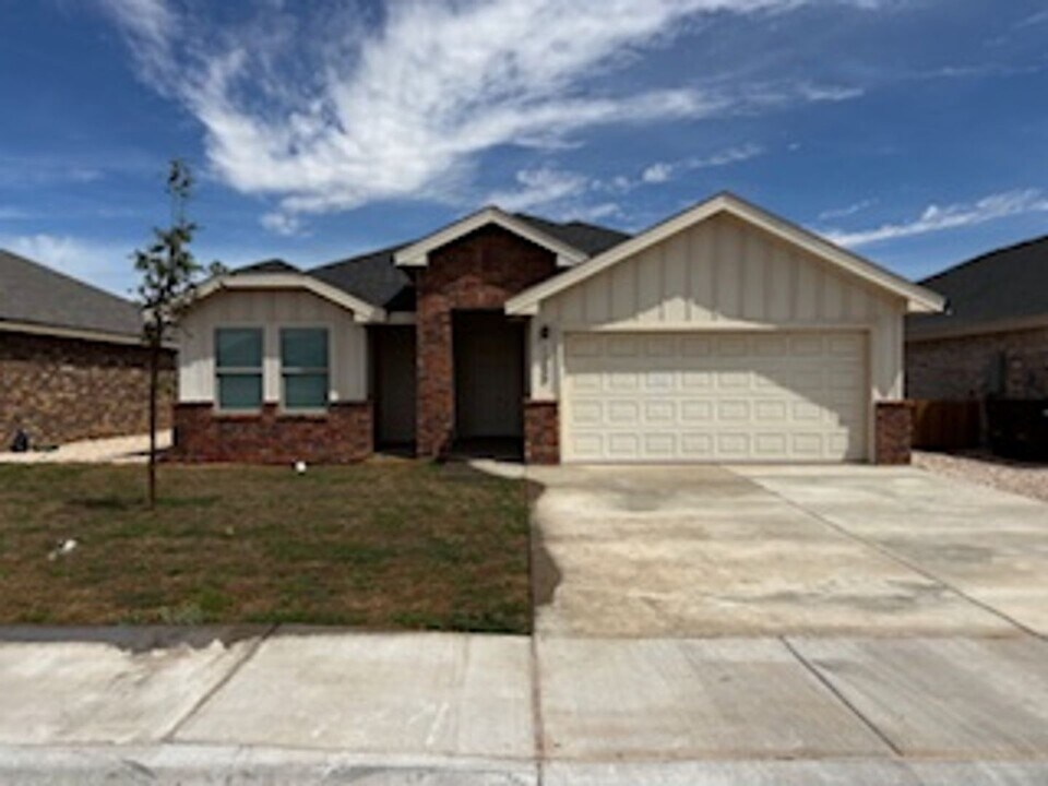 1309 Bajada St in Midland, TX - Building Photo