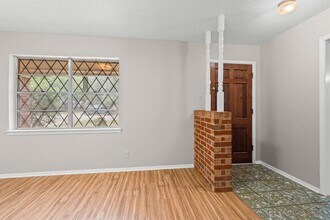1237 Wedgewood Dr in Cleburne, TX - Building Photo - Building Photo
