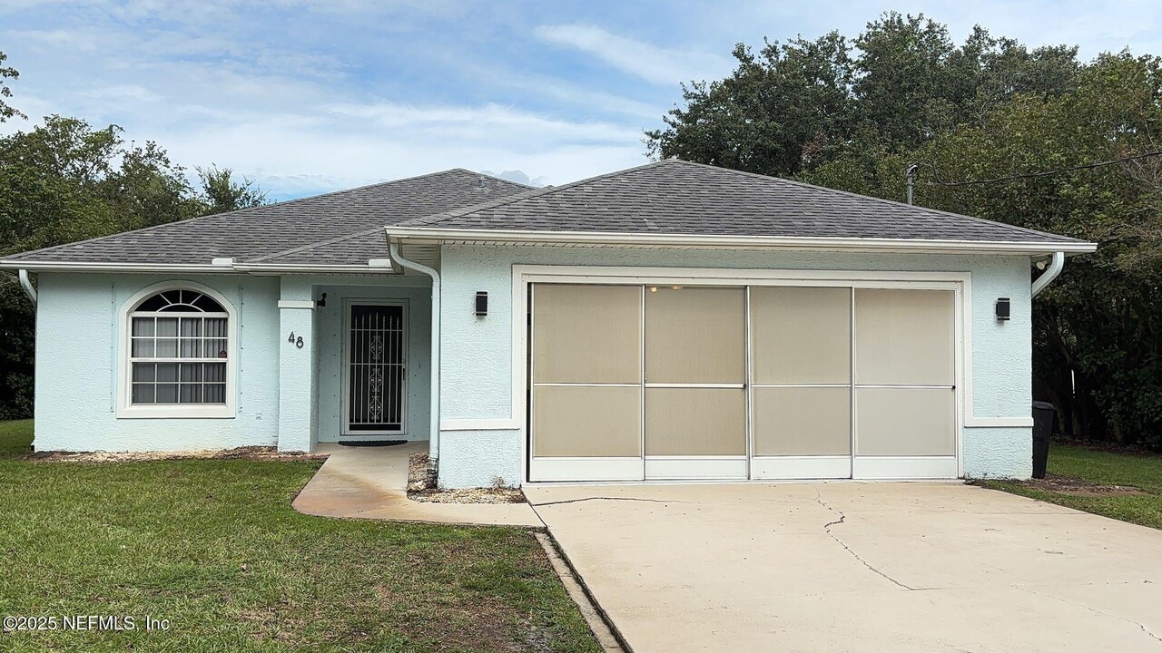 48 Firethorn Ln in Palm Coast, FL - Building Photo