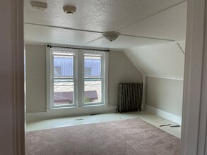 225 S Maple Ave in Greensburg, PA - Building Photo - Building Photo