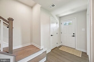 9504 Autumn Berry Pl in Montgomery Village, MD - Foto de edificio - Building Photo