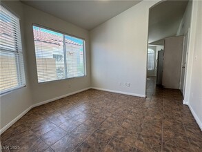 8148 W Gilmore Ave, Unit 1-1205 in Las Vegas, NV - Building Photo - Building Photo