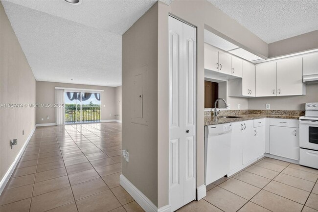 13700 SW 14th St