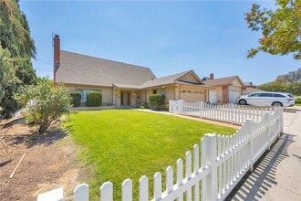 23732 Cavanaugh Rd in Lake Forest, CA - Building Photo - Building Photo