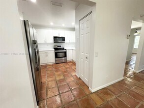 10521 Mahogany Key Cir in Miami, FL - Foto de edificio - Building Photo