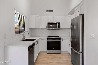 85 S Cypress Ct in Chandler, AZ - Building Photo - Building Photo