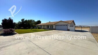 21030 Zuni Rd in Apple Valley, CA - Building Photo