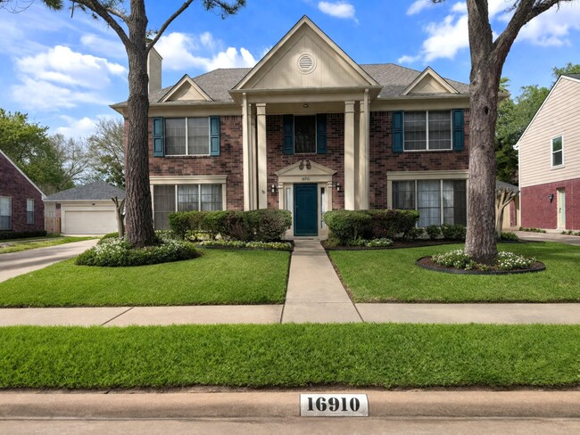 16910 Country Bridge Rd