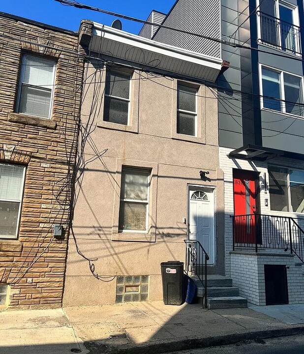 1840 E Oakdale St in Philadelphia, PA - Building Photo
