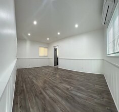 307 N Hollywood Way in Burbank, CA - Foto de edificio - Building Photo