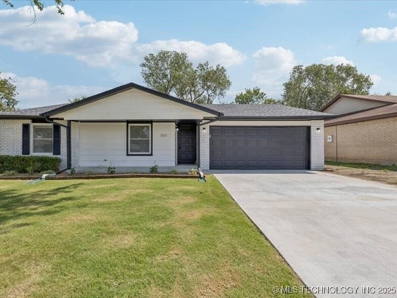 3001 S Ash Ct in Broken Arrow, OK - Building Photo
