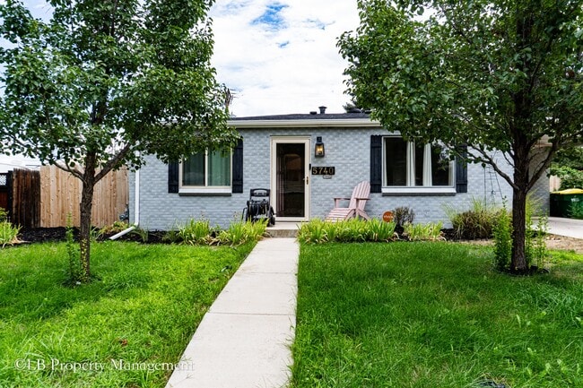 property at 5740 S Cherokee St