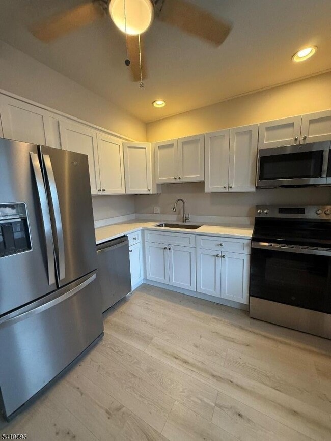 332 Belleville Ave in Bloomfield, NJ - Building Photo - Building Photo