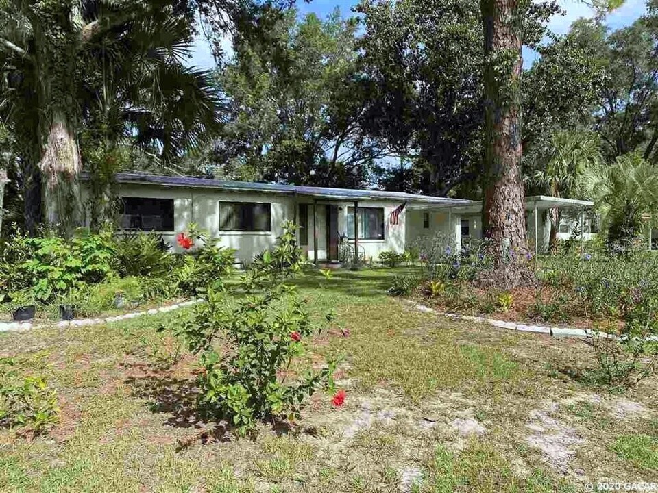 2002 NE 15th Ter in Gainesville, FL - Building Photo