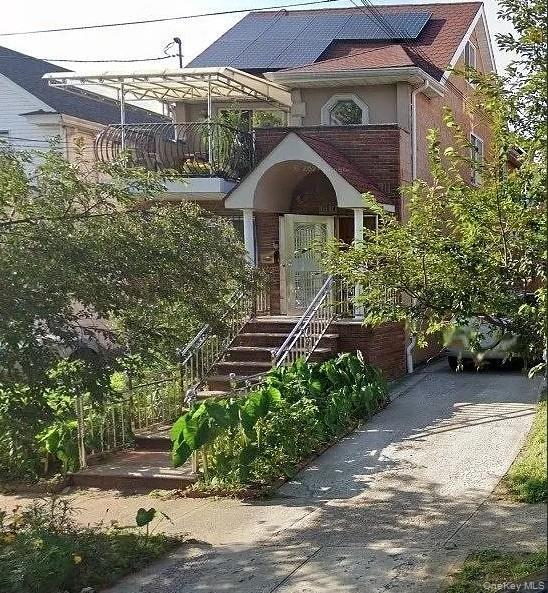 161-17 85th Ave in Queens, NY - Building Photo