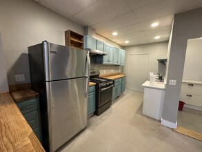 21 Valley Lake Rd in Woodbury, VT - Building Photo - Building Photo