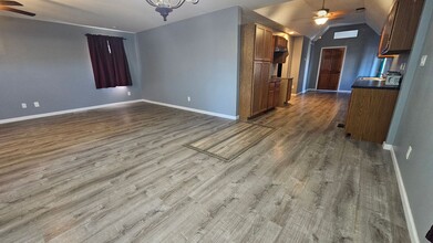 325 NW Lyman Rd in Topeka, KS - Building Photo - Building Photo