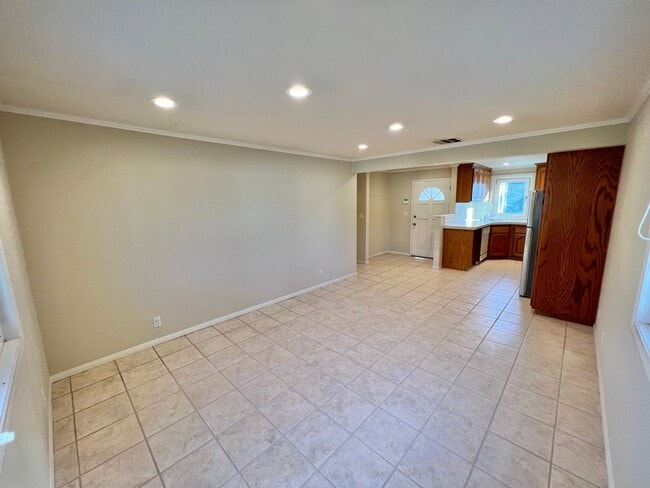 5538 E Ocean Blvd in Long Beach, CA - Building Photo - Building Photo