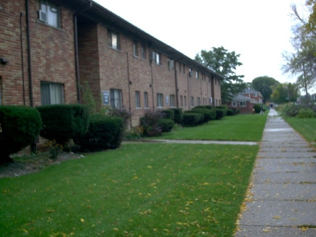 Corte Villas in Detroit, MI - Foto de edificio - Building Photo