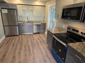 101 W Lemon St in Tarpon Springs, FL - Building Photo - Building Photo