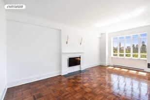 25 Central Prk W in New York, NY - Building Photo