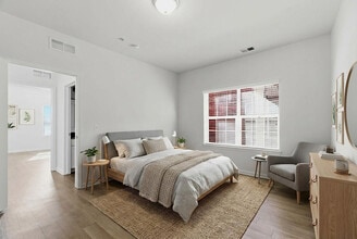 Towne Center Apartments in Warren, MI - Building Photo - Building Photo