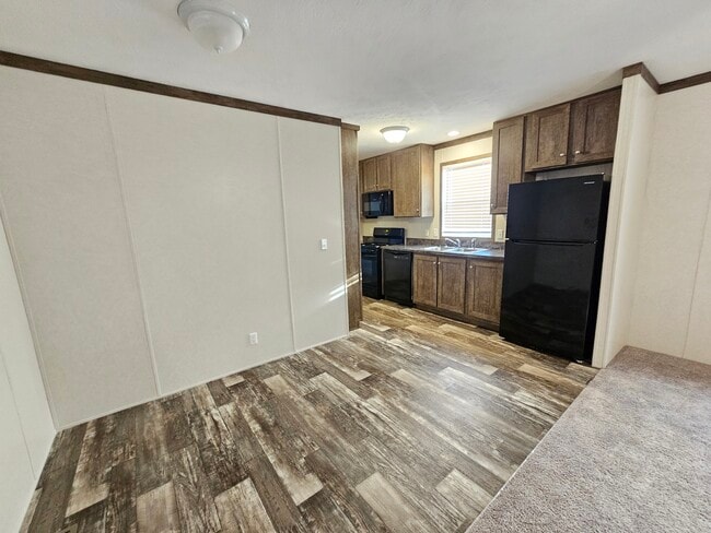 215 Maple in Highland, MI - Building Photo - Building Photo