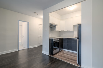 6950 Fielding in Montréal, QC - Building Photo - Interior Photo