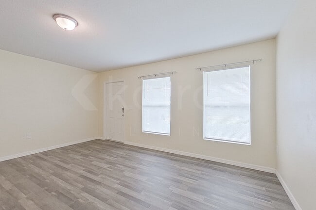 27008 Anthony Ave in Brooksville, FL - Foto de edificio - Building Photo