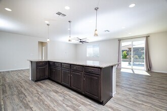 5013 Azalea Park Way in Rancho Cordova, CA - Building Photo - Building Photo