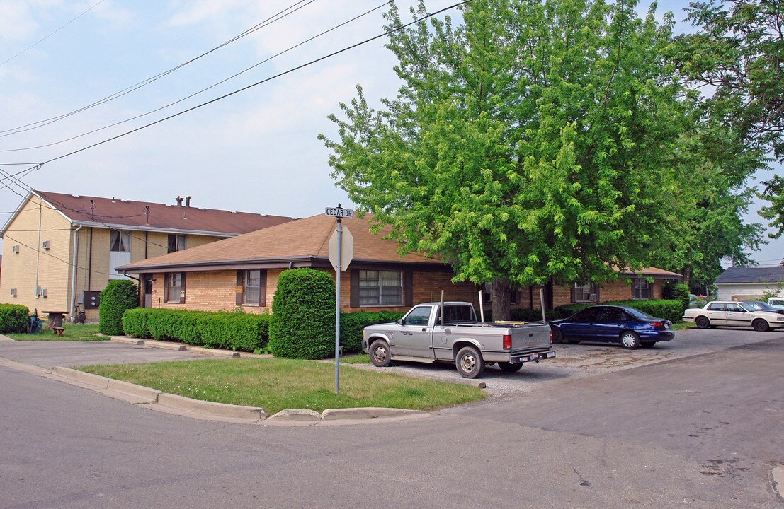 406 Cedar Dr in Fairborn, OH - Foto de edificio