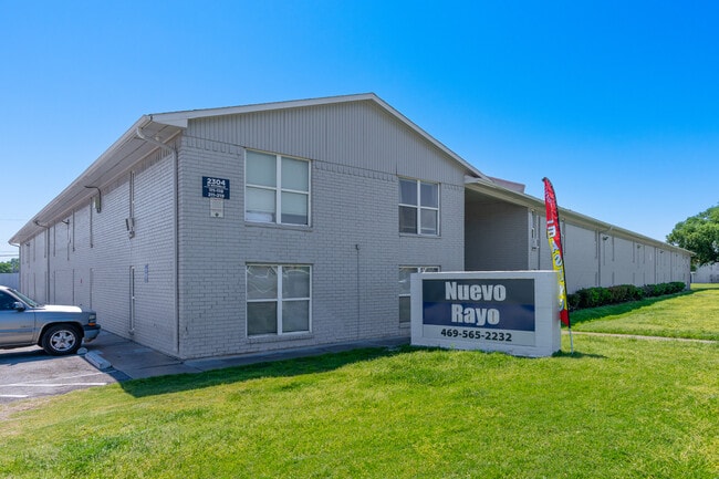 Neuvo Rayo in Irving, TX - Building Photo - Building Photo