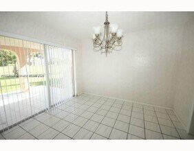 10251 SW 108th St in Miami, FL - Building Photo - Building Photo
