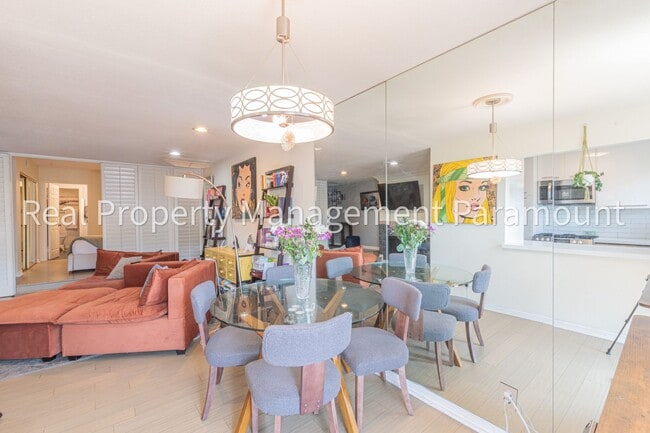 1355 N Sierra Bonita Ave in West Hollywood, CA - Building Photo - Building Photo