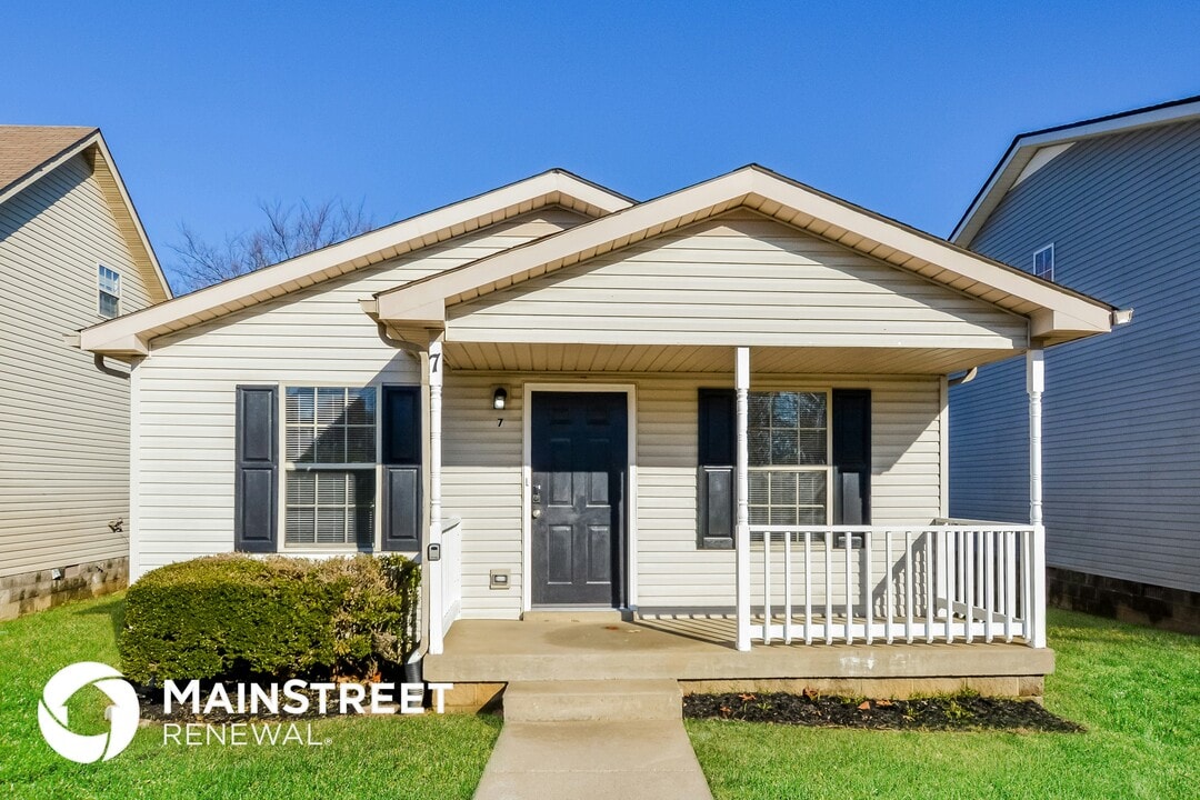 2607 Landrum Ct in Springfield, TN - Building Photo