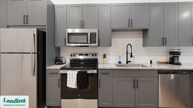 650 E Sycamore St in Denton, TX - Building Photo - Building Photo