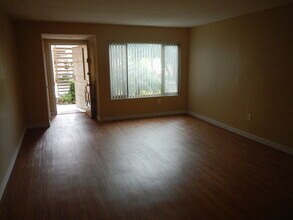 130 Delano St, Unit 2 in Anaheim, CA - Building Photo - Building Photo