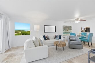 3030 Binnacle Dr in Naples, FL - Building Photo - Building Photo