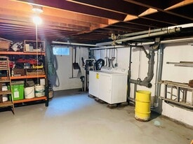 20 Union Ave in Glen Head, NY - Building Photo