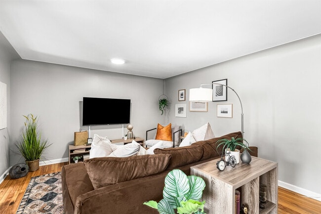 8254 Mary Ann Ave in Shelby Township, MI - Building Photo - Building Photo