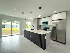 206 Pembroke St in Lehigh Acres, FL - Building Photo - Building Photo