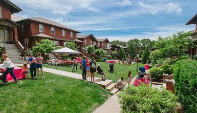 Forbes Terrace in Pittsburgh, PA - Building Photo - Building Photo