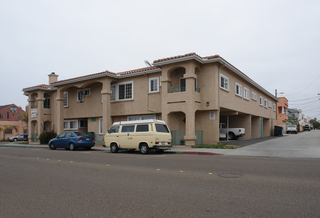 777 Seacoast in Imperial Beach, CA - Foto de edificio - Building Photo