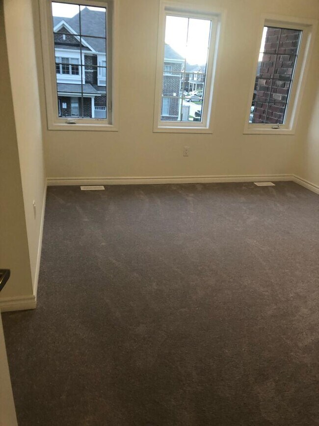 56 Circus Cres in Brampton, ON - Building Photo - Building Photo