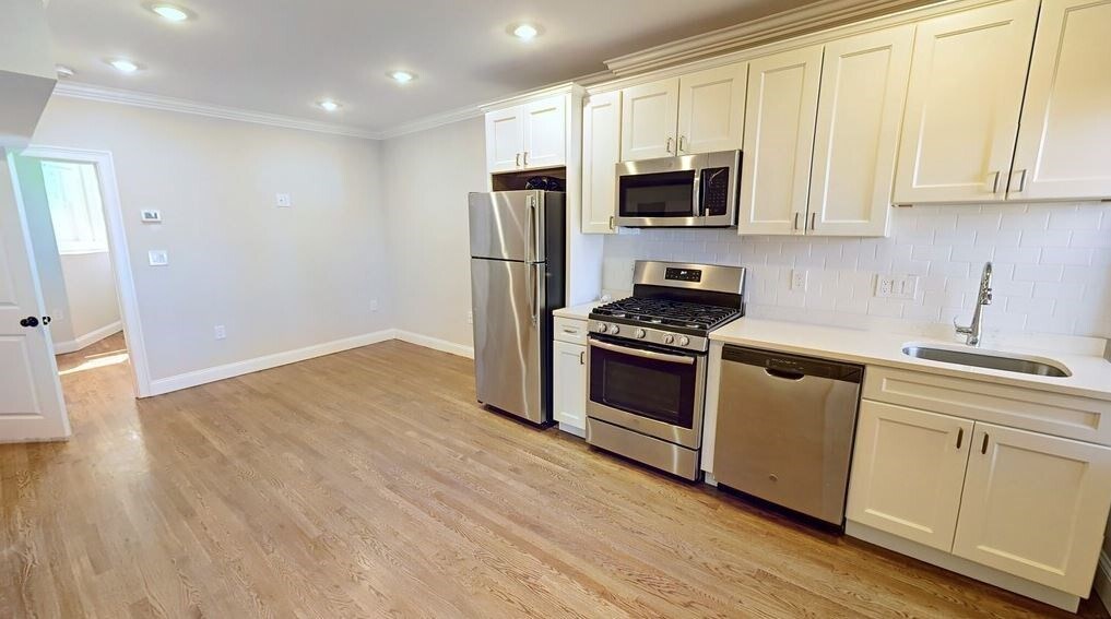 46 Sheridan St, Unit B in Boston, MA - Building Photo